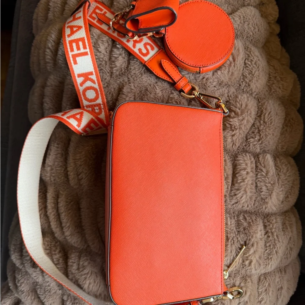 Michael Kors Bold Orange Crossbody Jet Set MK Poppy - Picture 2 of 5